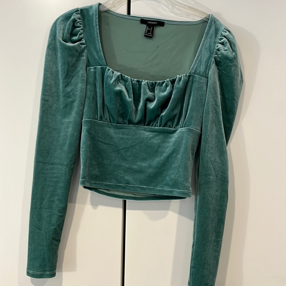 Really pretty Square-Neck shirt